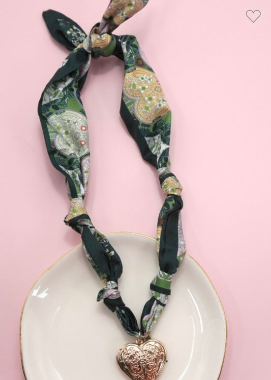 Green Heart Scarf Necklace