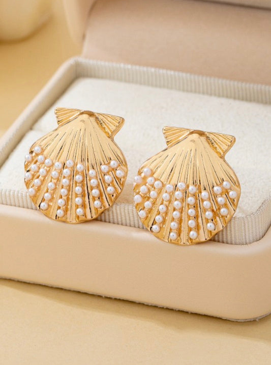 Scalloped Shell Pearl Stud Earrings